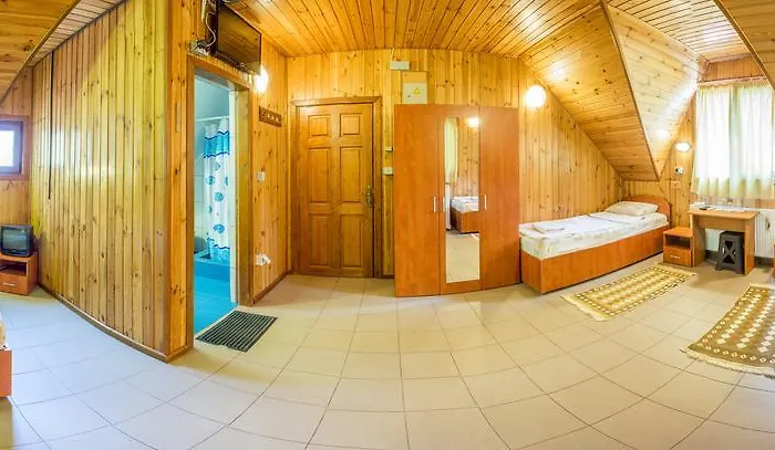 Pensiunea Casa ゲストハウス 3*