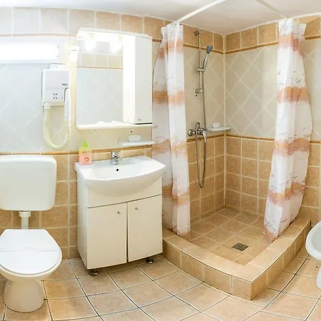 Pensiunea Casa Konukevi 3*